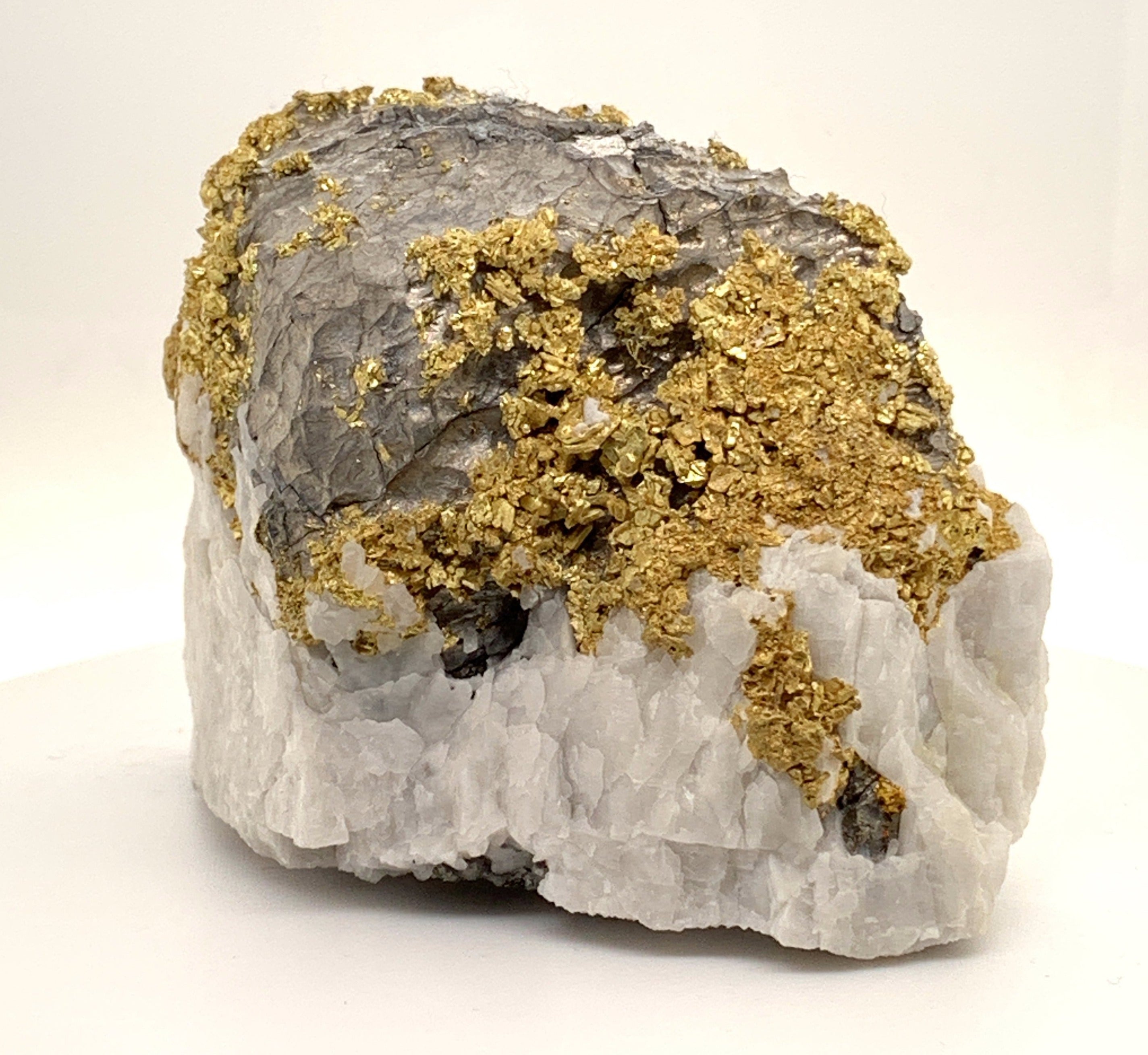 California Gold Bearing Quartz Rock  -Oriental Mine - Gross Wt 908.13 Grams Gold Wt 29.20 OZT