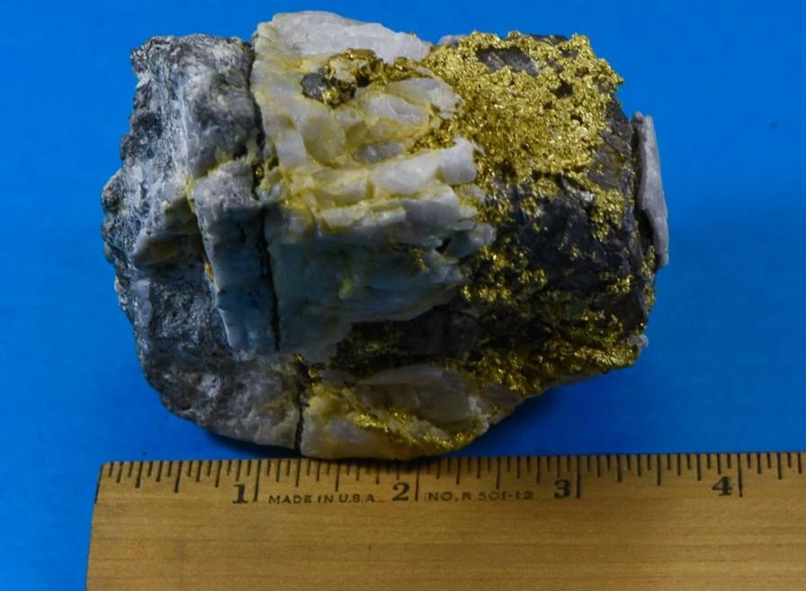 Large Gold Bearing Quartz Specimen Sierra Mining District California 1111.62 Grams Genuine
