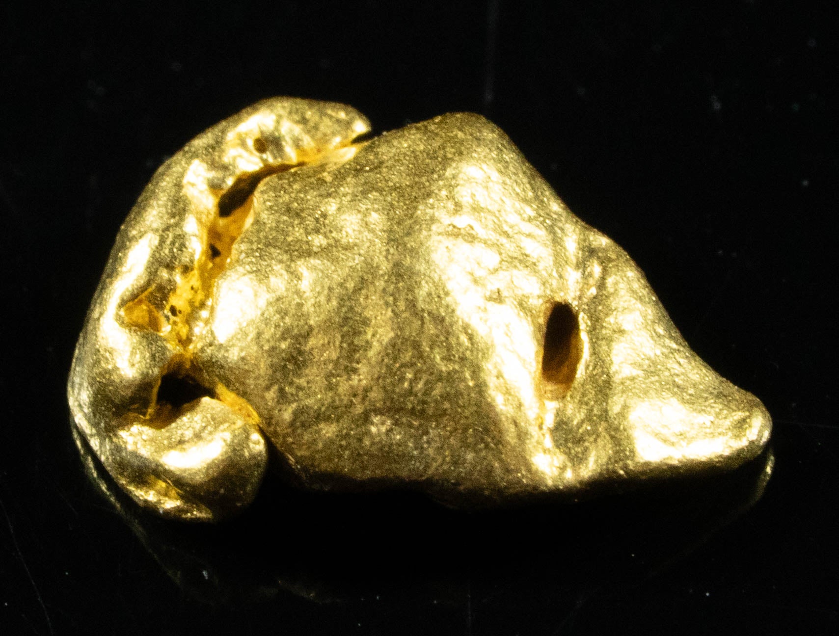 #726 Natural Gold Nugget Australian .94 Grams Genuine