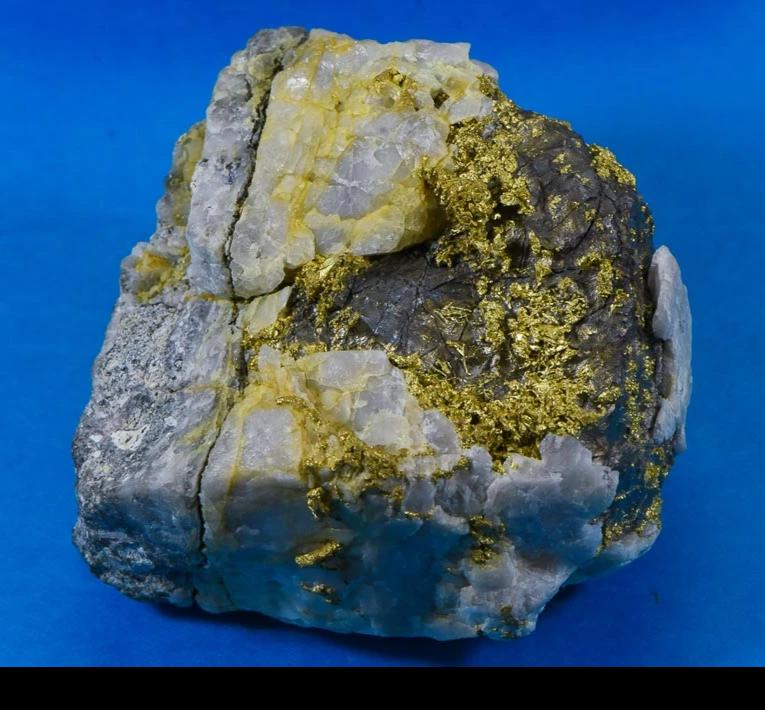 Large Gold Bearing Quartz Specimen Sierra Mining District California 1111.62 Grams Genuine