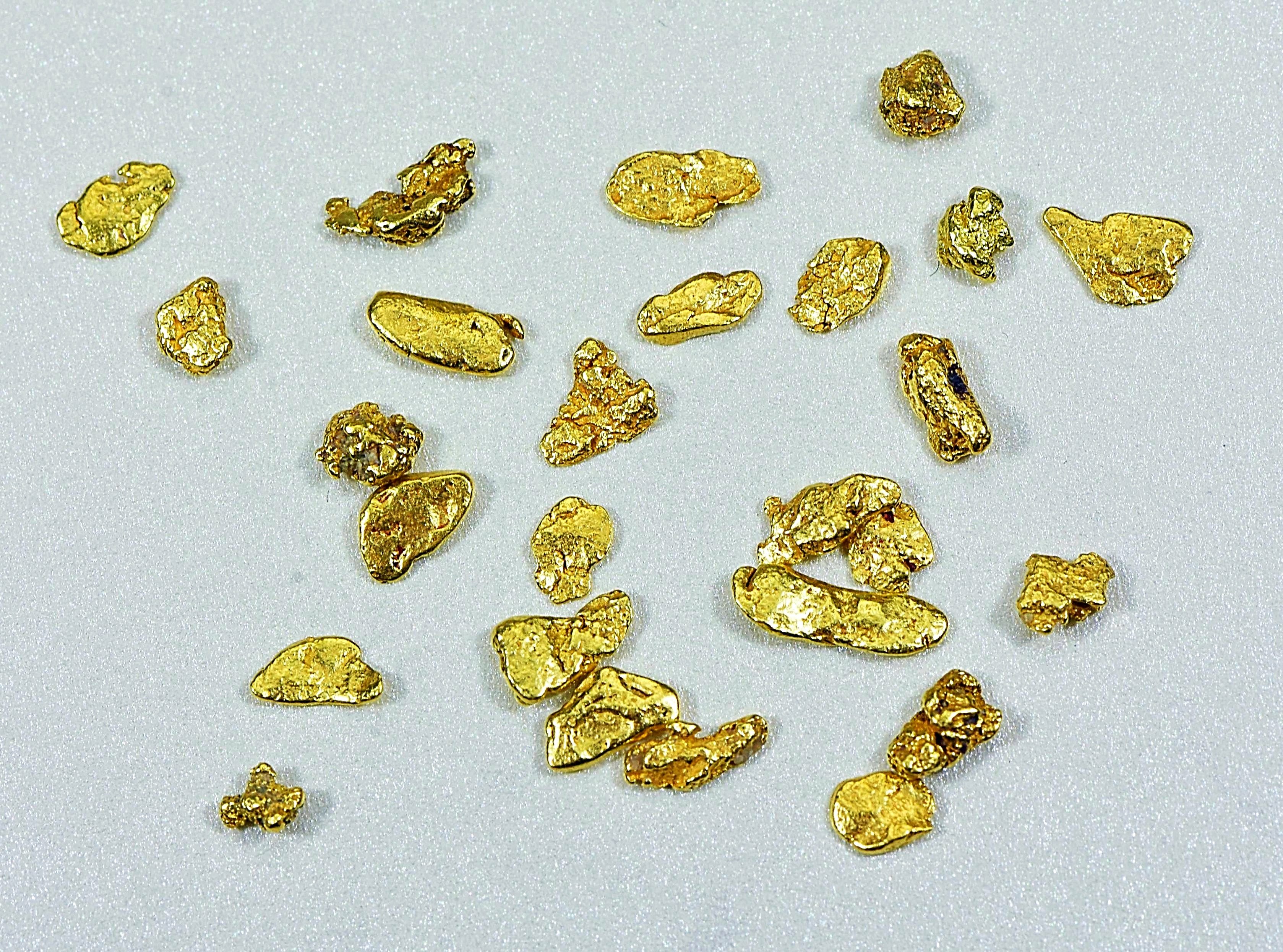 California Gold Nuggets 5 Grams of #8 Mesh Gold Authentic Natural Flakes