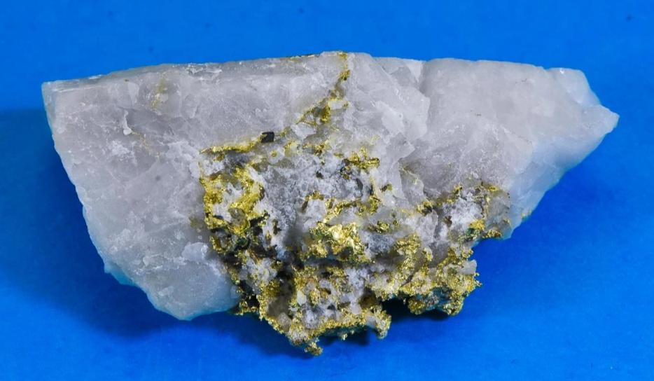 Large Gold Bearing Quartz Specimen Sierra Mining District California 58.60 Grams Genuine